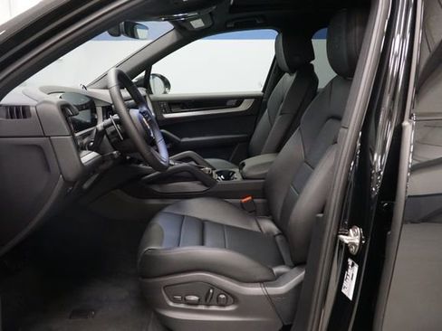 New 2026 Porsche Cayenne image 23