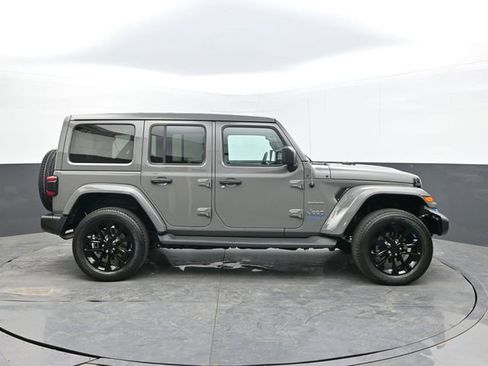 Used 2023 Jeep Wrangler Unlimited Sahara w/ Cold Weather Group image 6