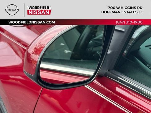 Used 2015 Toyota Camry SE w/ Moonroof Package FWD image 12