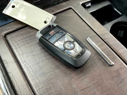 Used 2021 Lincoln Navigator Reserve w/ Luxury Package image 13