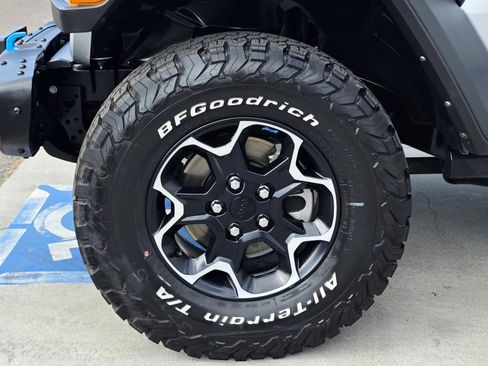 Used 2023 Jeep Wrangler Unlimited Rubicon 4xe w/ Steel Bumper Group AWD/4WD image 9