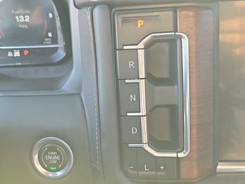 Used 2023 GMC Yukon Denali Ultimate image 31