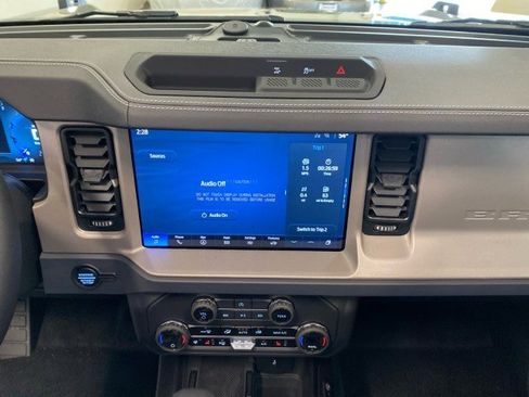 New 2025 Ford Bronco Outer Banks image 23