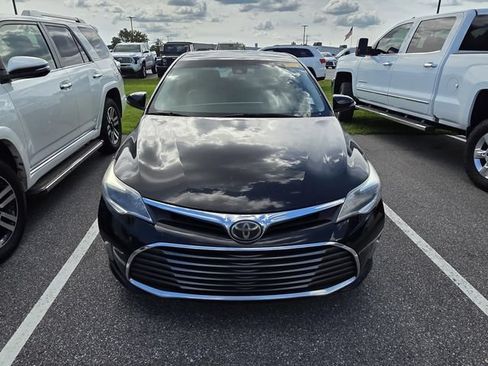 Used 2018 Toyota Avalon XLE FWD image 2
