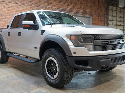 Used 2013 Ford F150 Raptor w/ SVT Exterior Graphics Pkg AWD/4WD image 4