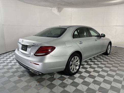Used 2018 Mercedes-Benz E 300 4MATIC w/ Premium 2 Package (Q02) image 8