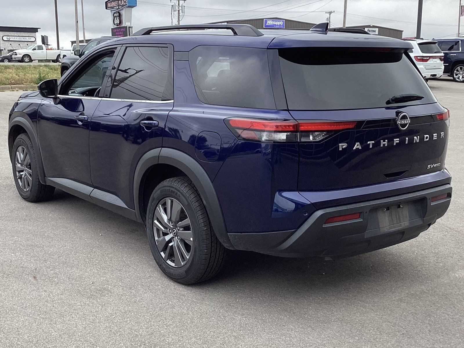 Used 2024 Nissan Pathfinder SV AWD/4WD image 6