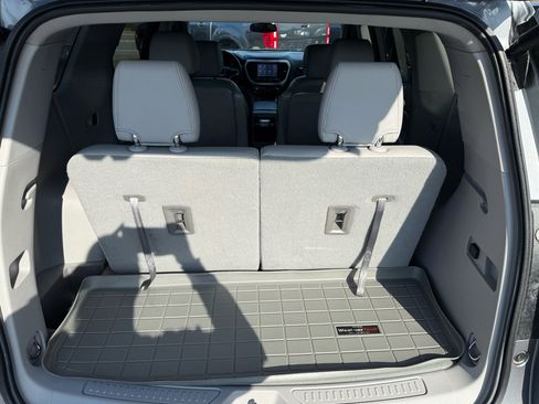 Used 2021 GMC Acadia SLT image 17