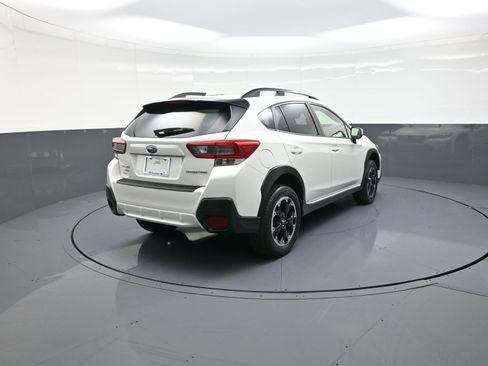 Used 2023 Subaru Crosstrek 2.0i Premium image 3