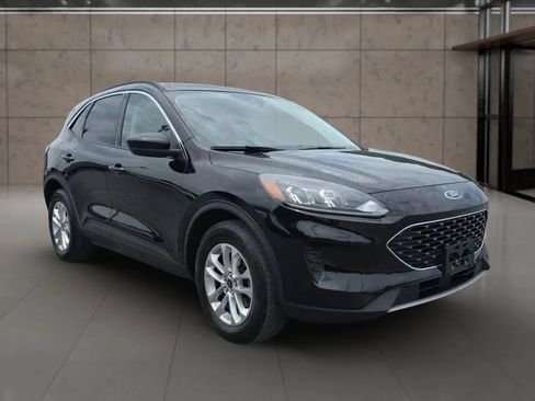 Used 2021 Ford Escape SE w/ Convenience Package AWD/4WD image 3