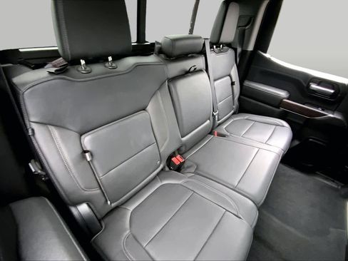 Used 2020 GMC Sierra 1500 SLT RWD image 19