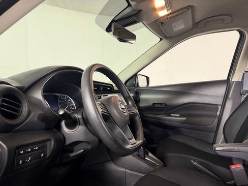 Used 2023 Nissan Kicks S w/ Interior Electronics Package FWD image 17