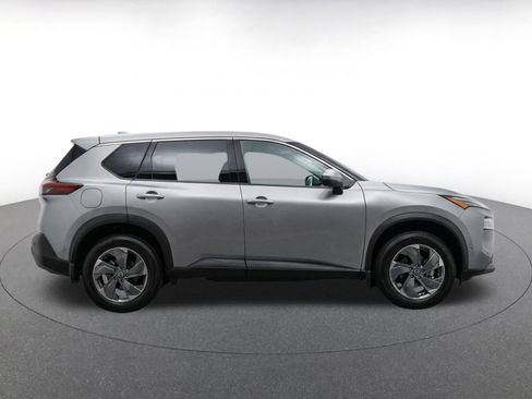 Used 2025 Nissan Rogue SV FWD image 10