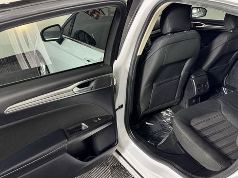 Used 2019 Ford Fusion SE FWD image 28