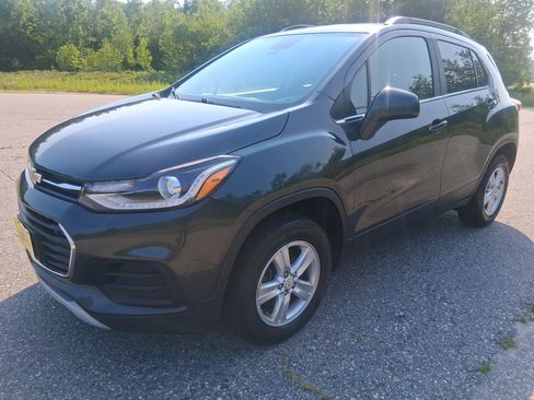Used 2017 Chevrolet Trax LT AWD/4WD image 1