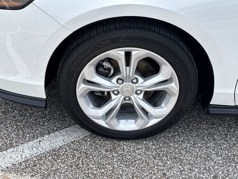 Used 2023 Honda Accord LX image 9