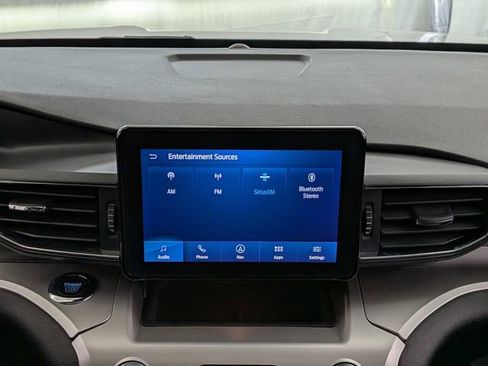 Certified 2022 Ford Explorer XLT w/ Equipment Group 202A AWD/4WD image 30