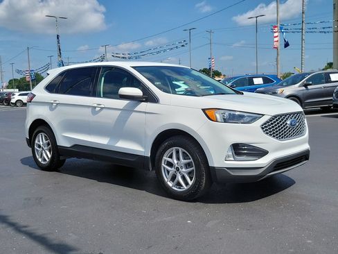 Certified 2023 Ford Edge SEL w/ Convenience Package AWD/4WD image 2