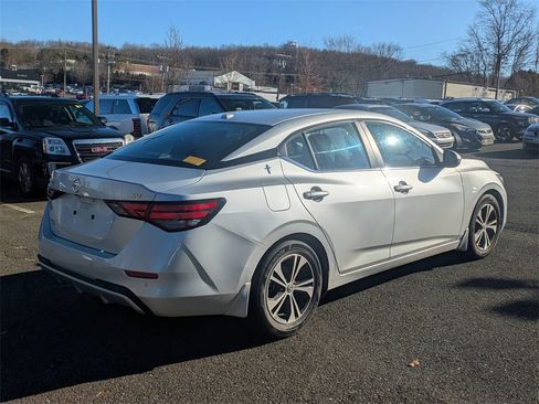 Used 2022 Nissan Sentra SV image 2