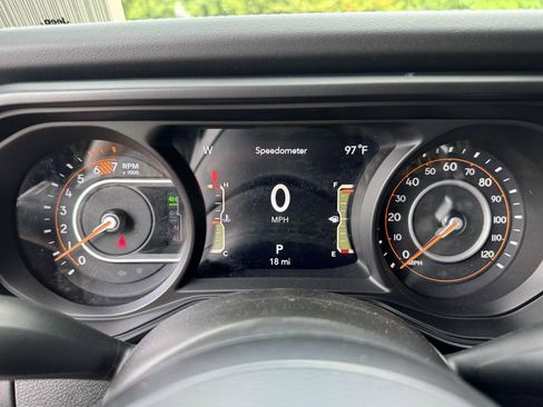 New 2025 Jeep Wrangler Unlimited Rubicon 392 image 24