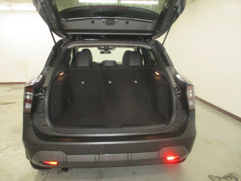 New 2025 Nissan Kicks SR image 12