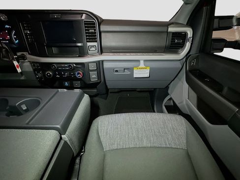 New 2026 Ford F350 XLT w/ FX4 Off-Road Package AWD/4WD image 25