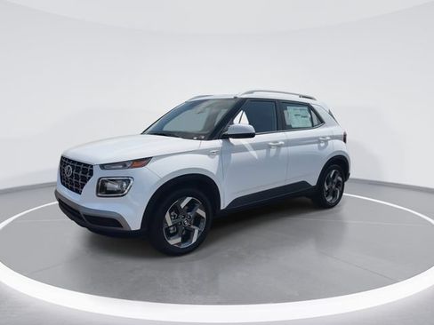 New 2026 Hyundai Venue SEL FWD image 4