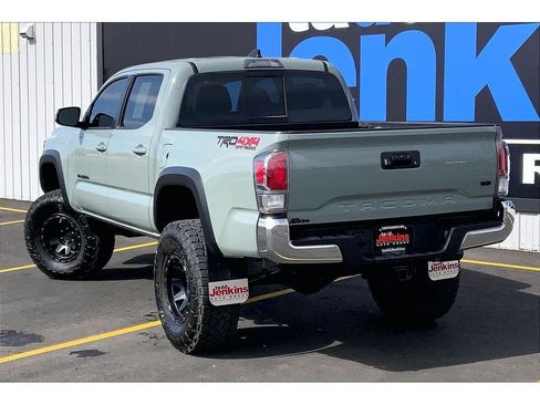 Used 2023 Toyota Tacoma TRD Off-Road image 12