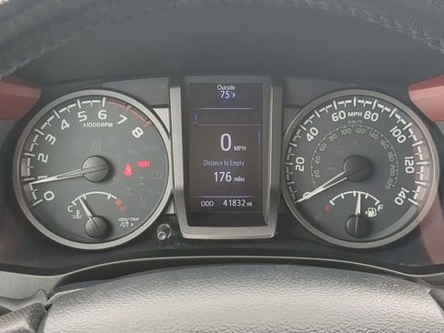 Used 2019 Toyota Tacoma TRD Sport AWD/4WD image 27