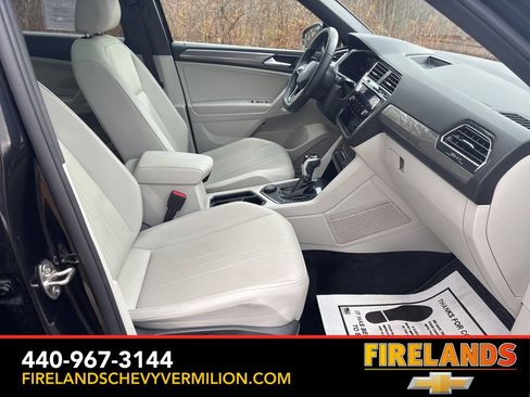 Used 2023 Volkswagen Tiguan SE R-Line image 31