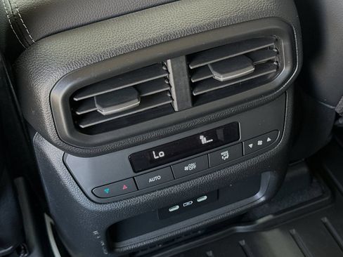 Certified 2025 Honda Pilot Touring image 14