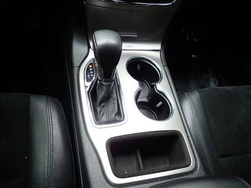 Used 2018 Jeep Grand Cherokee Altitude image 20