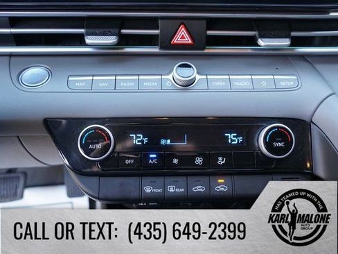 Used 2024 Hyundai Elantra SEL image 21