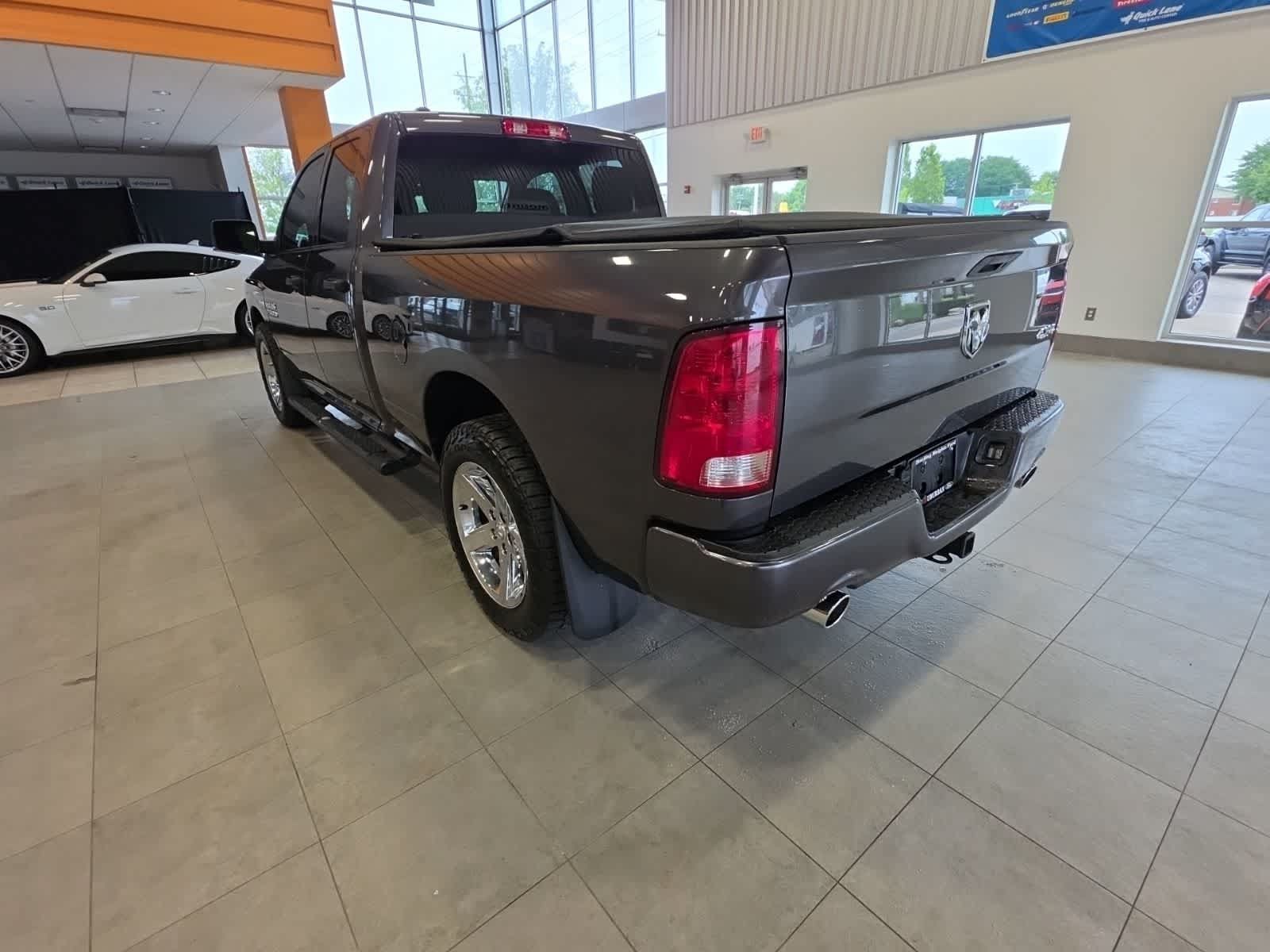 Used 2017 RAM 1500 Express AWD/4WD image 12