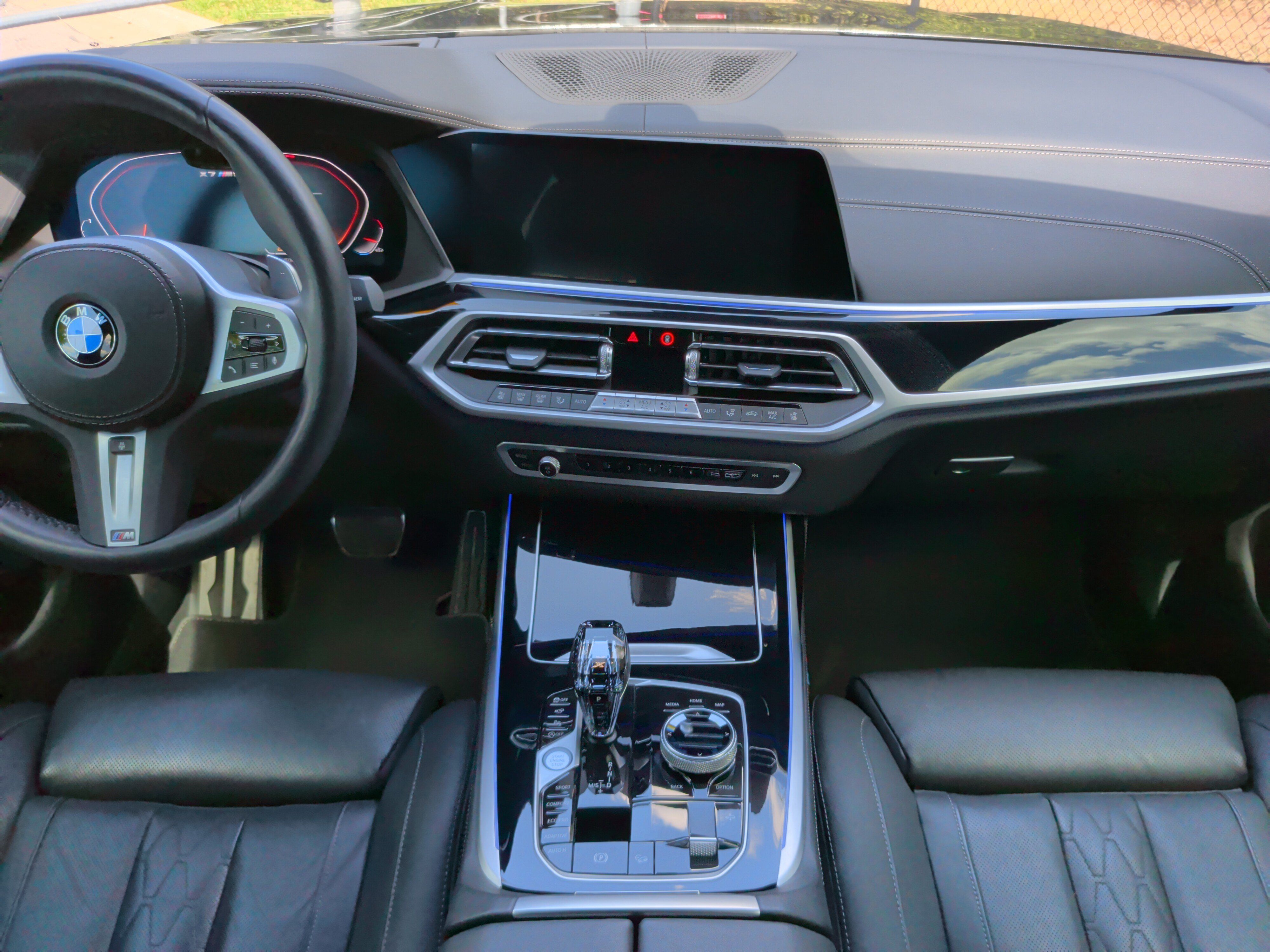 Used 2022 BMW X7 M50i w/ Dynamic Handling Package AWD/4WD image 35
