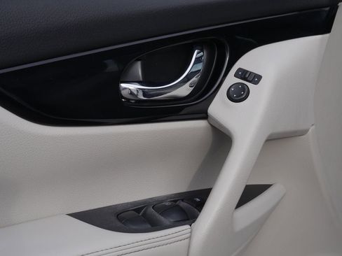 Used 2020 Nissan Rogue Sport SV FWD image 28