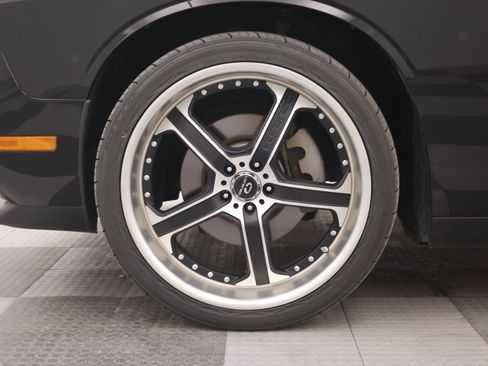 Used 2009 Dodge Challenger R/T RWD image 15