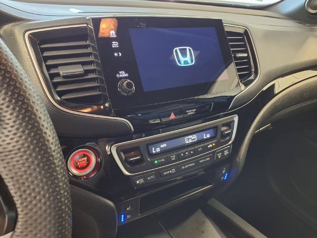 Certified 2025 Honda Passport Black Edition image 11