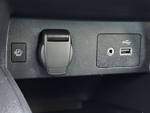 Used 2023 Nissan Versa SV FWD image 25