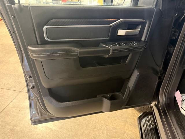 Certified 2025 RAM 2500 Big Horn AWD/4WD image 38