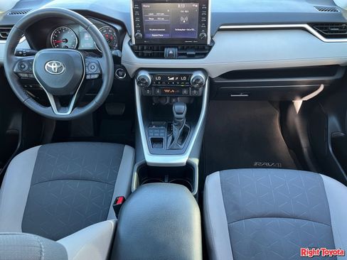 Certified 2022 Toyota RAV4 XLE w/ Convenience Package AWD/4WD image 18