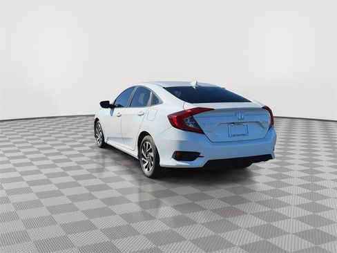 Used 2018 Honda Civic EX image 7