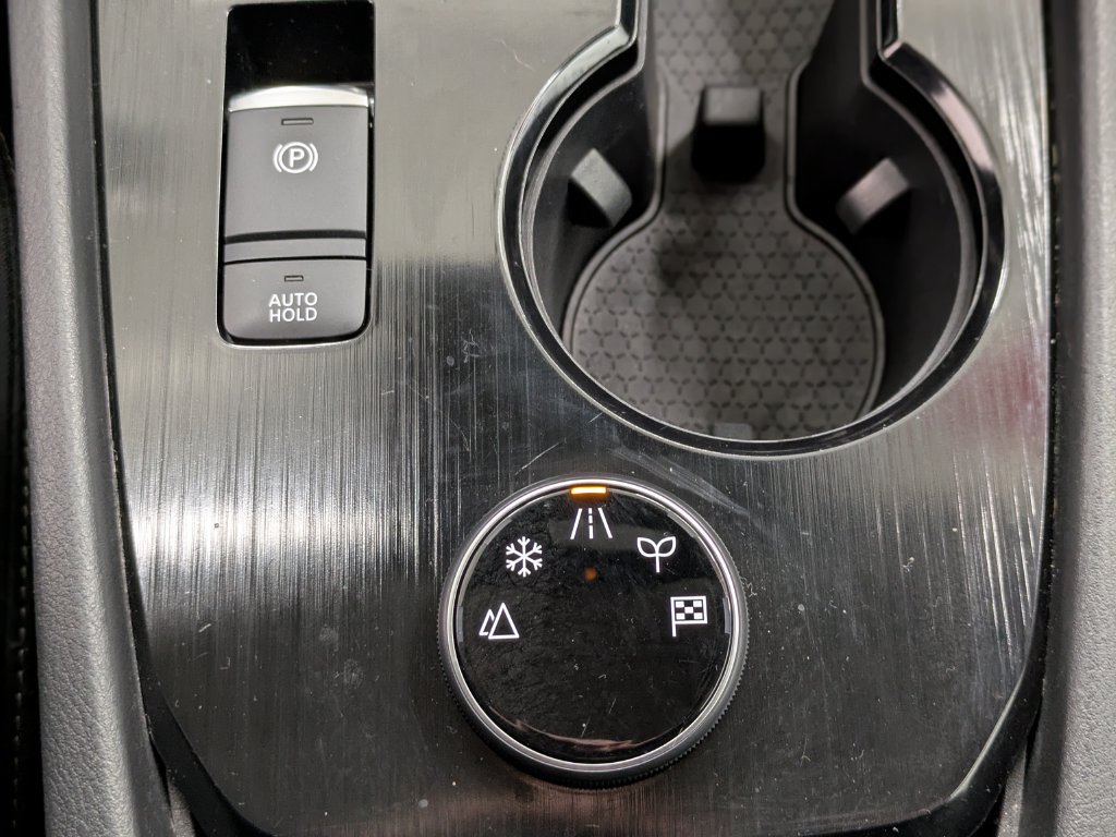 Used 2023 Nissan Rogue S AWD/4WD image 8