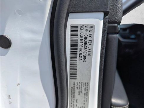 Used 2024 Jeep Grand Cherokee Laredo AWD/4WD image 30