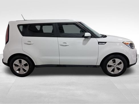 Used 2016 Kia Soul FWD image 4