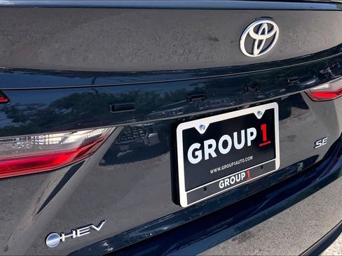 Used 2025 Toyota Camry SE FWD image 30