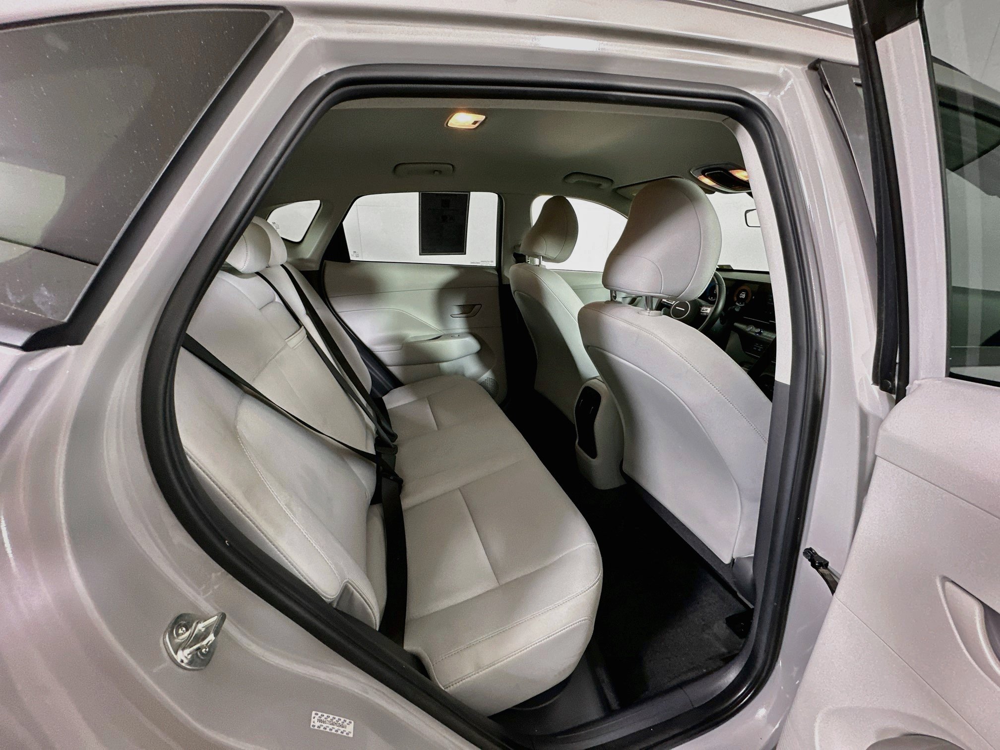 Used 2025 Hyundai Kona SEL FWD image 29