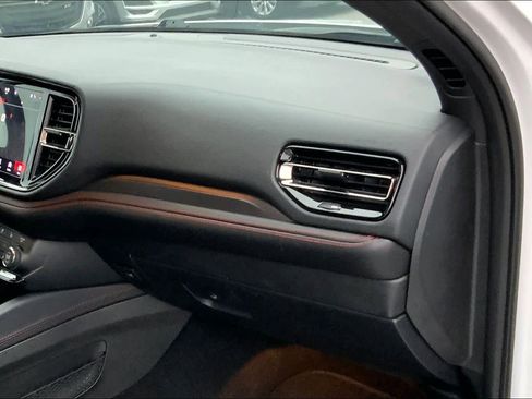 Used 2023 Dodge Durango GT image 17