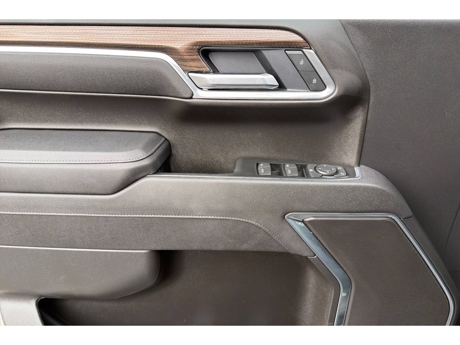 Used 2026 Chevrolet Silverado 1500 LT AWD/4WD image 11