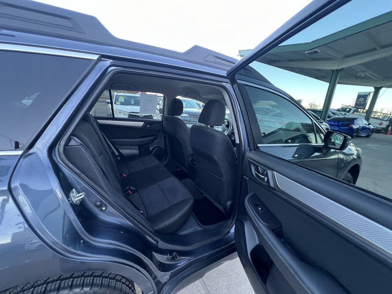 Used 2017 Subaru Outback 2.5i Premium AWD/4WD image 6